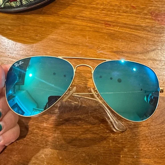 NWOT Ray-Ban Gold Aviator Sunglasses with Teal Lenses
